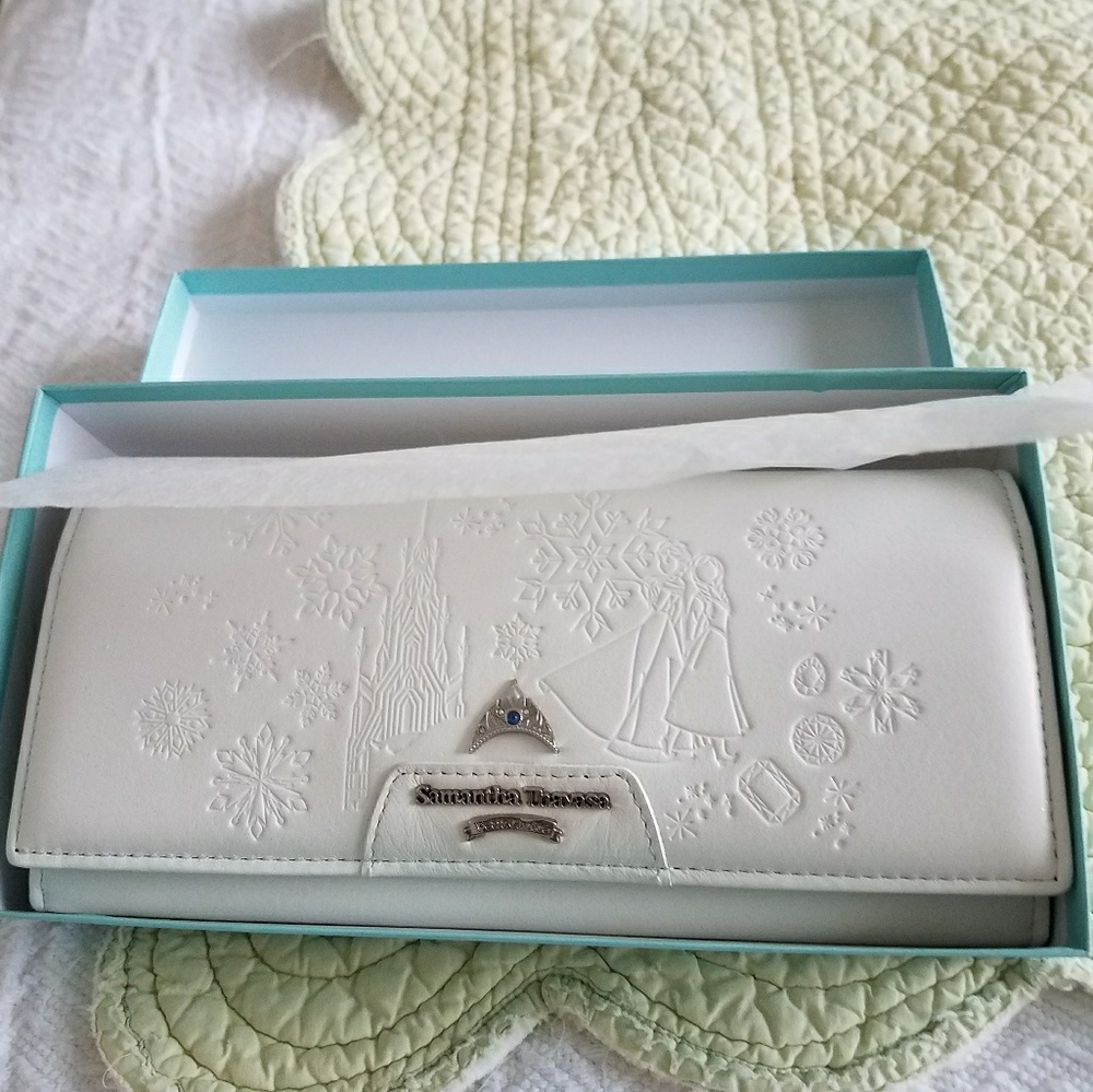 Samantha Thavasa leather wallet. Disney Frozen