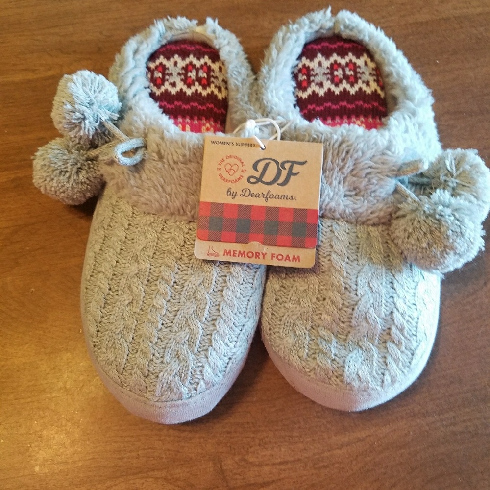 🚫SOLD🚫NWT DearFoam Slippers woman's M 7/8