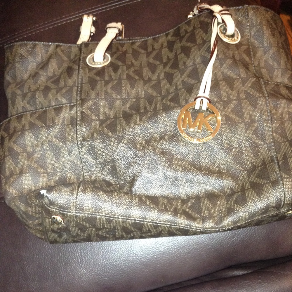 Michael kors shoulder bag WITHOUT Straps
