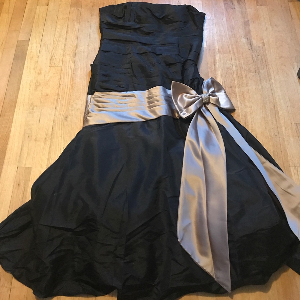 NEVER WORN Plus Size Floor Length Black Gown