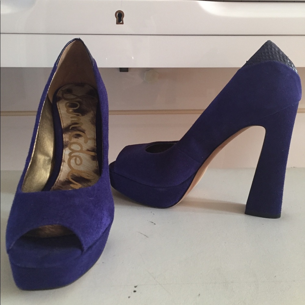 Sam Edelman Tacoma Suede Open-Toe Pump