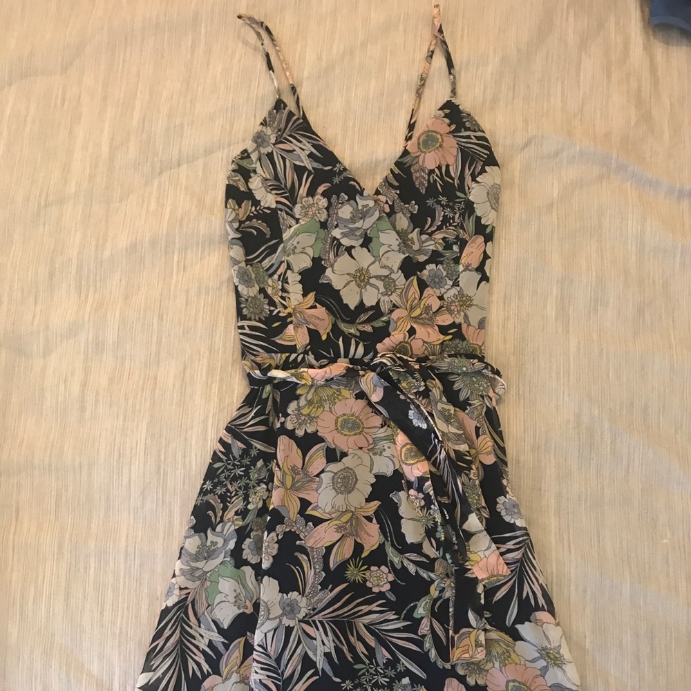 Lulus floral low back summer dress