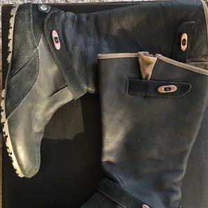 Merrill Gray/black side zip tall boot
