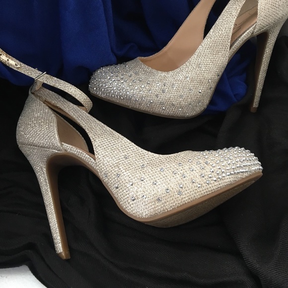 FLASH⚡️SALE✨Silver Jessica Simps Jeweled Pumps w Ankle Strap - Picture 3 of 8