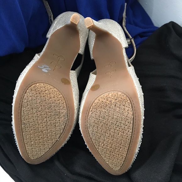 FLASH⚡️SALE✨Silver Jessica Simps Jeweled Pumps w Ankle Strap - Picture 4 of 8