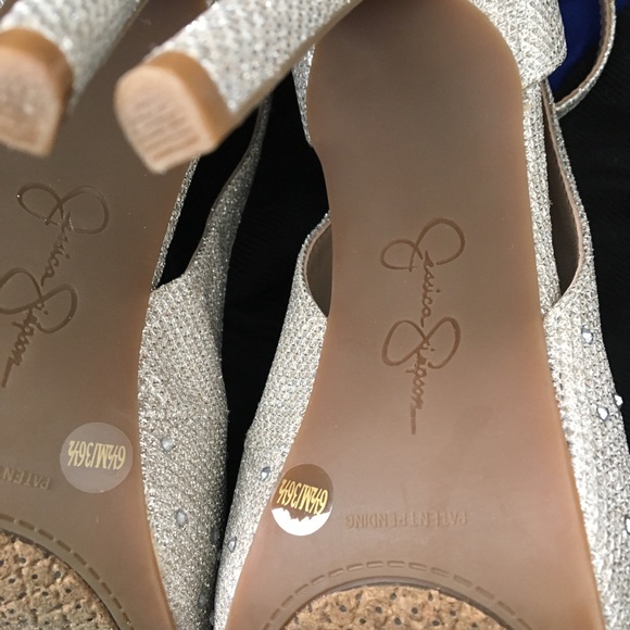 FLASH⚡️SALE✨Silver Jessica Simps Jeweled Pumps w Ankle Strap - Picture 5 of 8