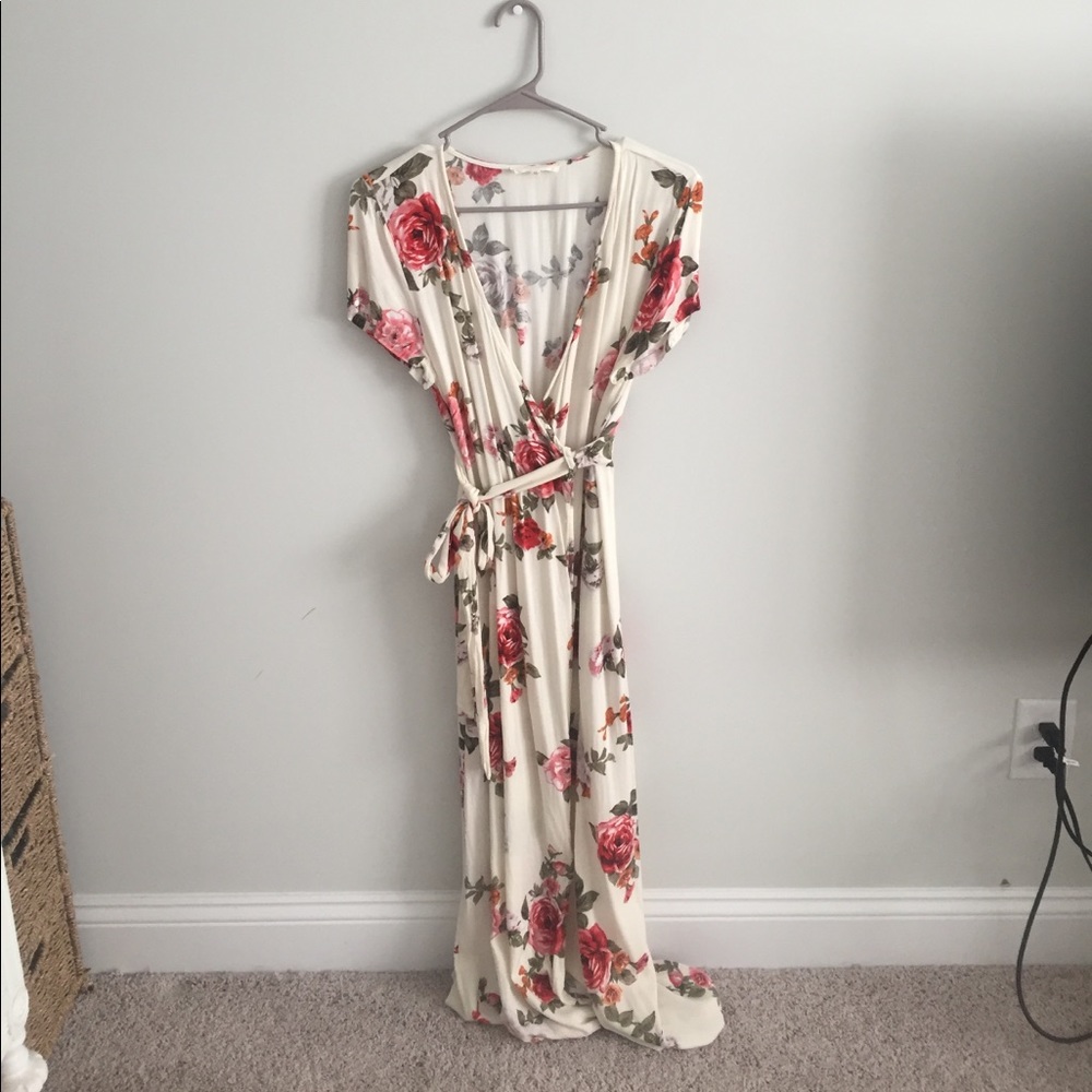 Lulus Floral Maxi wrap dress- Size M