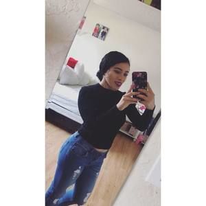 Meet your Posher, Deisy