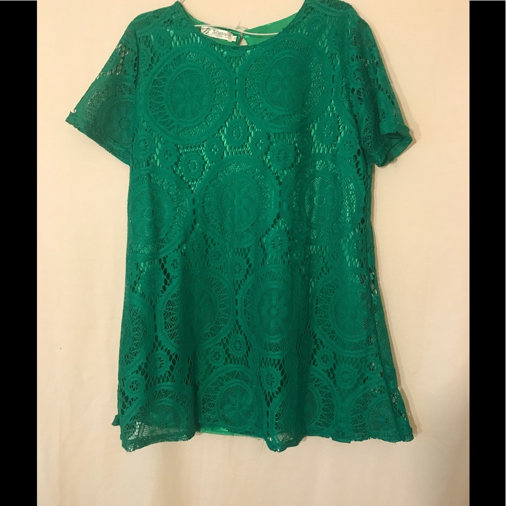 Green lace tunic