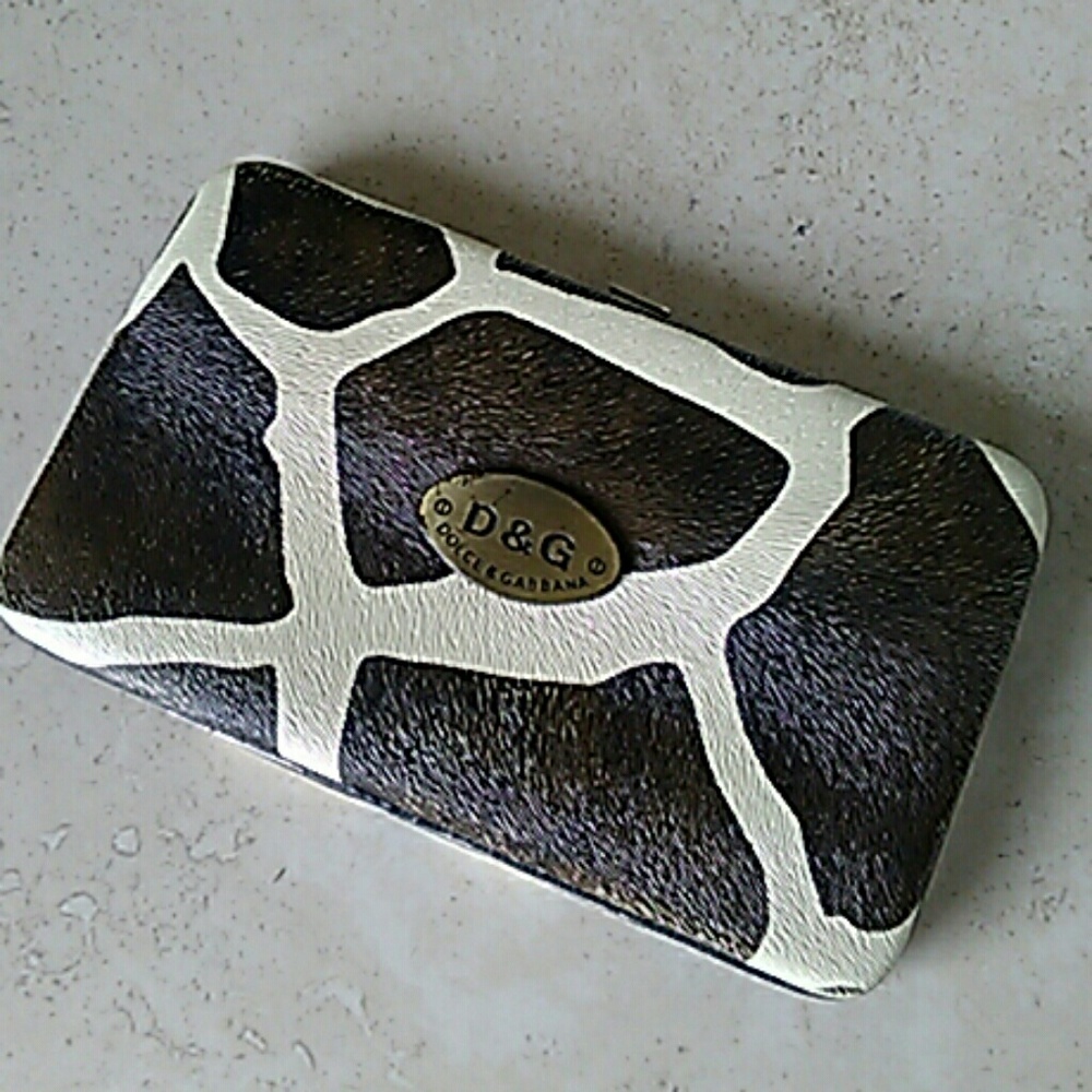D&G hard shell purse