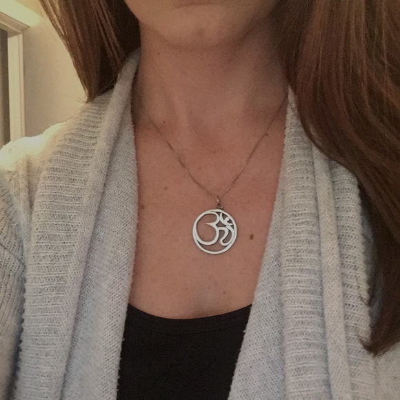 Silver OM (Aum) necklace - Picture 1 of 4