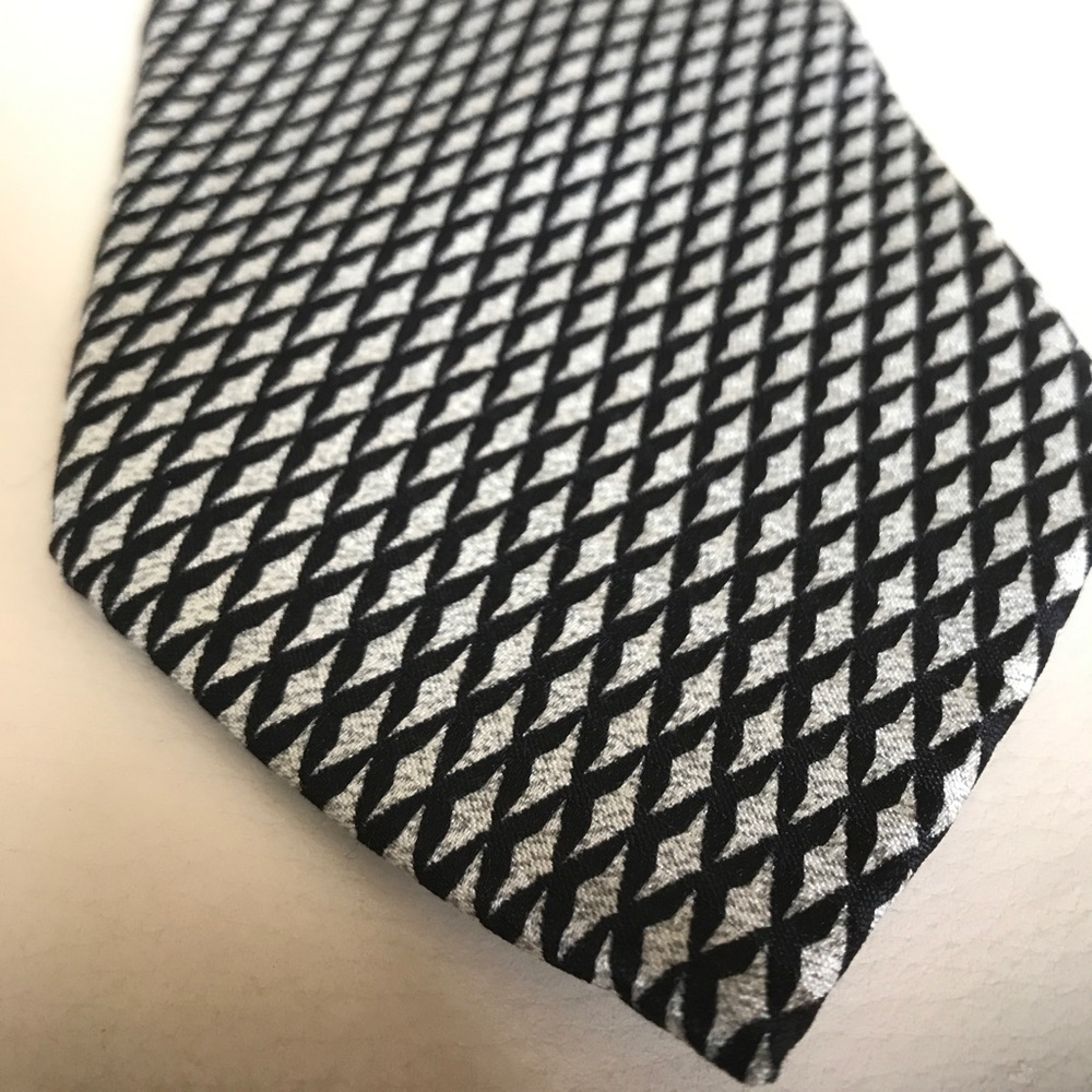 Authentic 100% Silk Armani Collezioni Tie