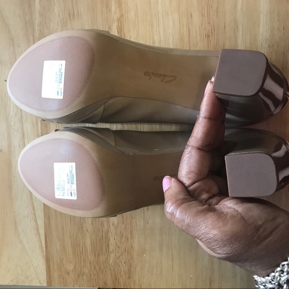 Clarks Sand Patent Peep Toe NIB - Picture 3 of 3