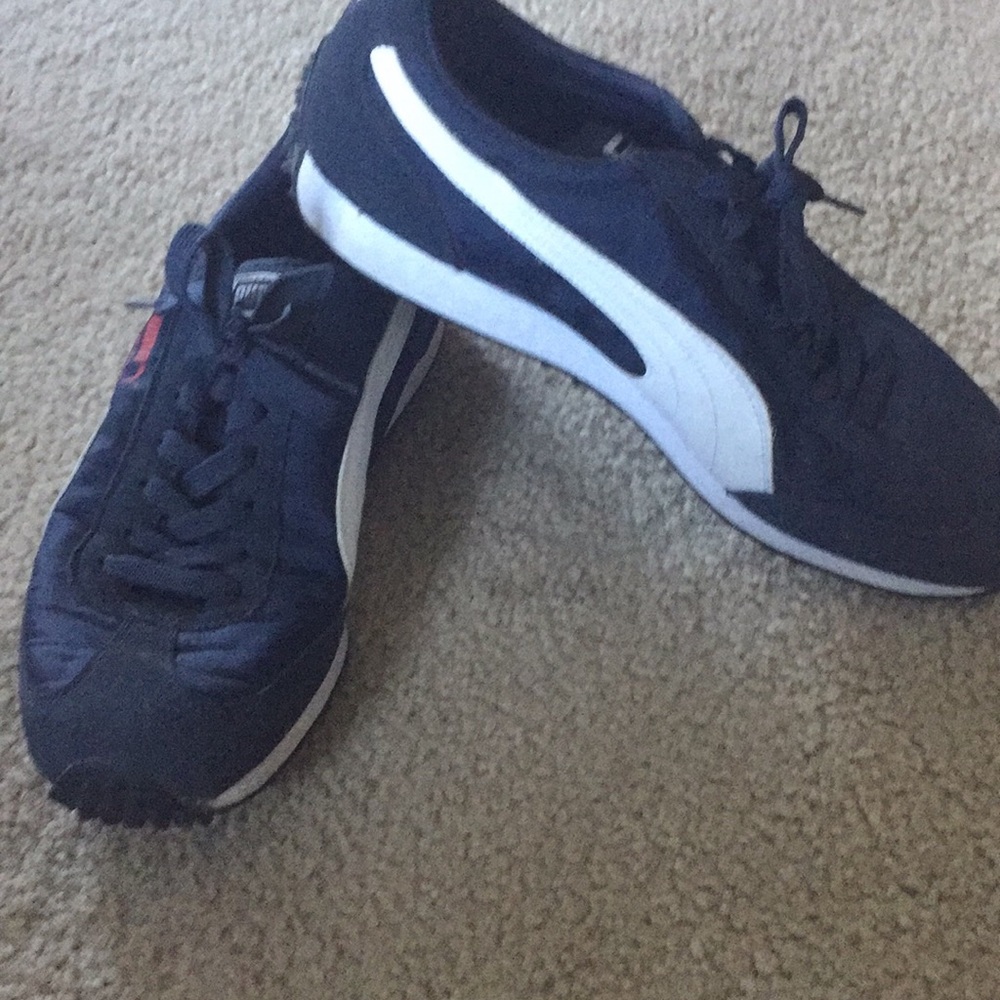 Size 12 Mens Puma sneakers.