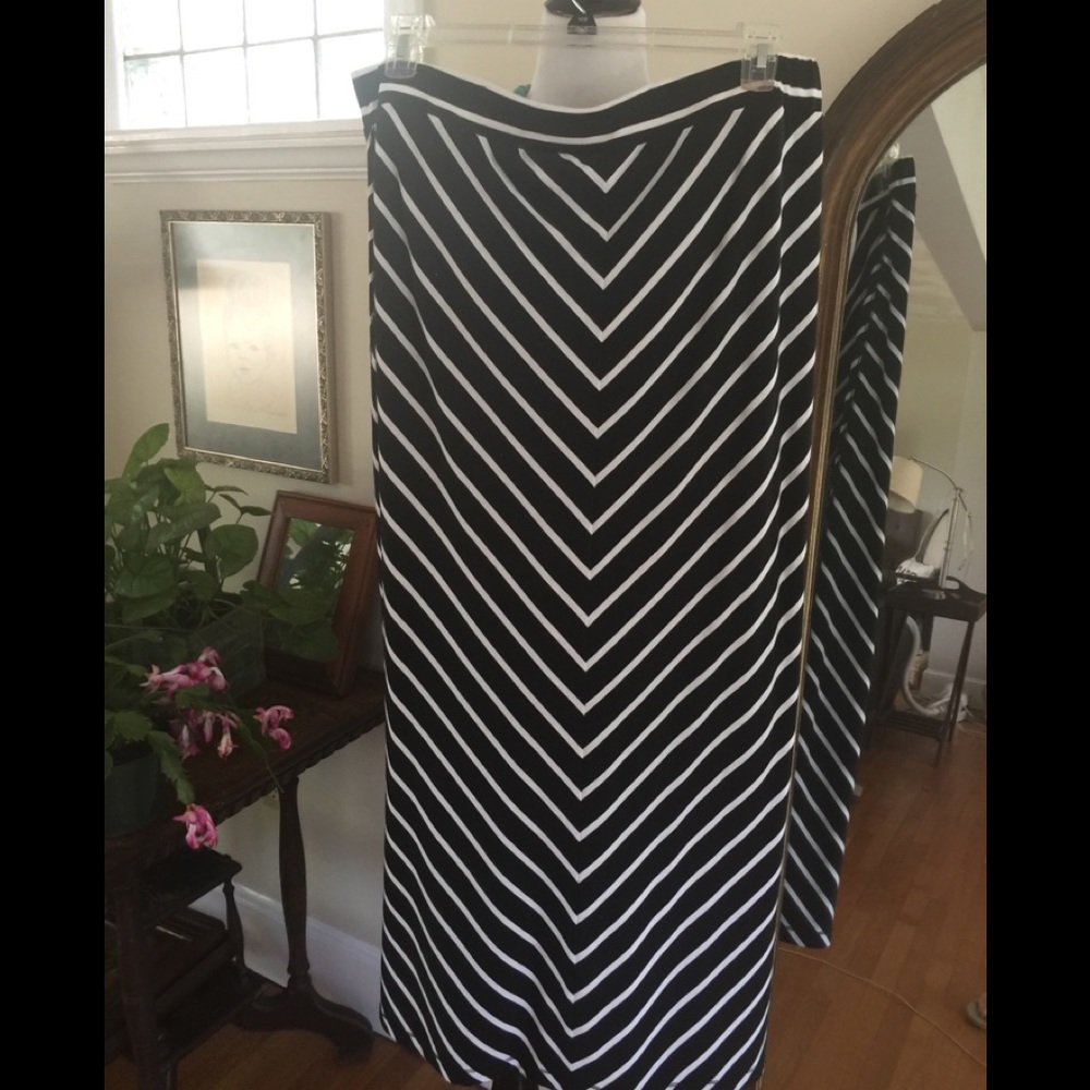 Easy elastic waist maxi skirt