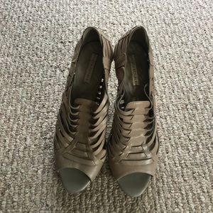 Banana Republic heels—11