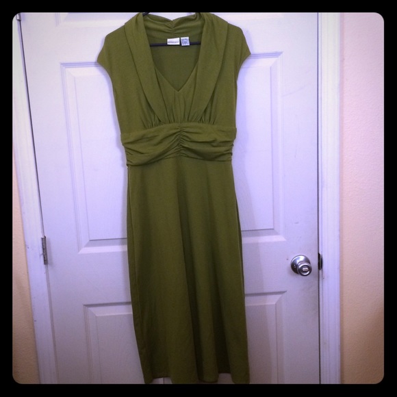 Newport News Dresses & Skirts - Newport News Dress Size Medium Olive
