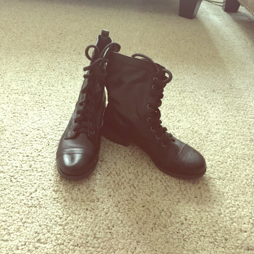 Stylish Lace Up Boots