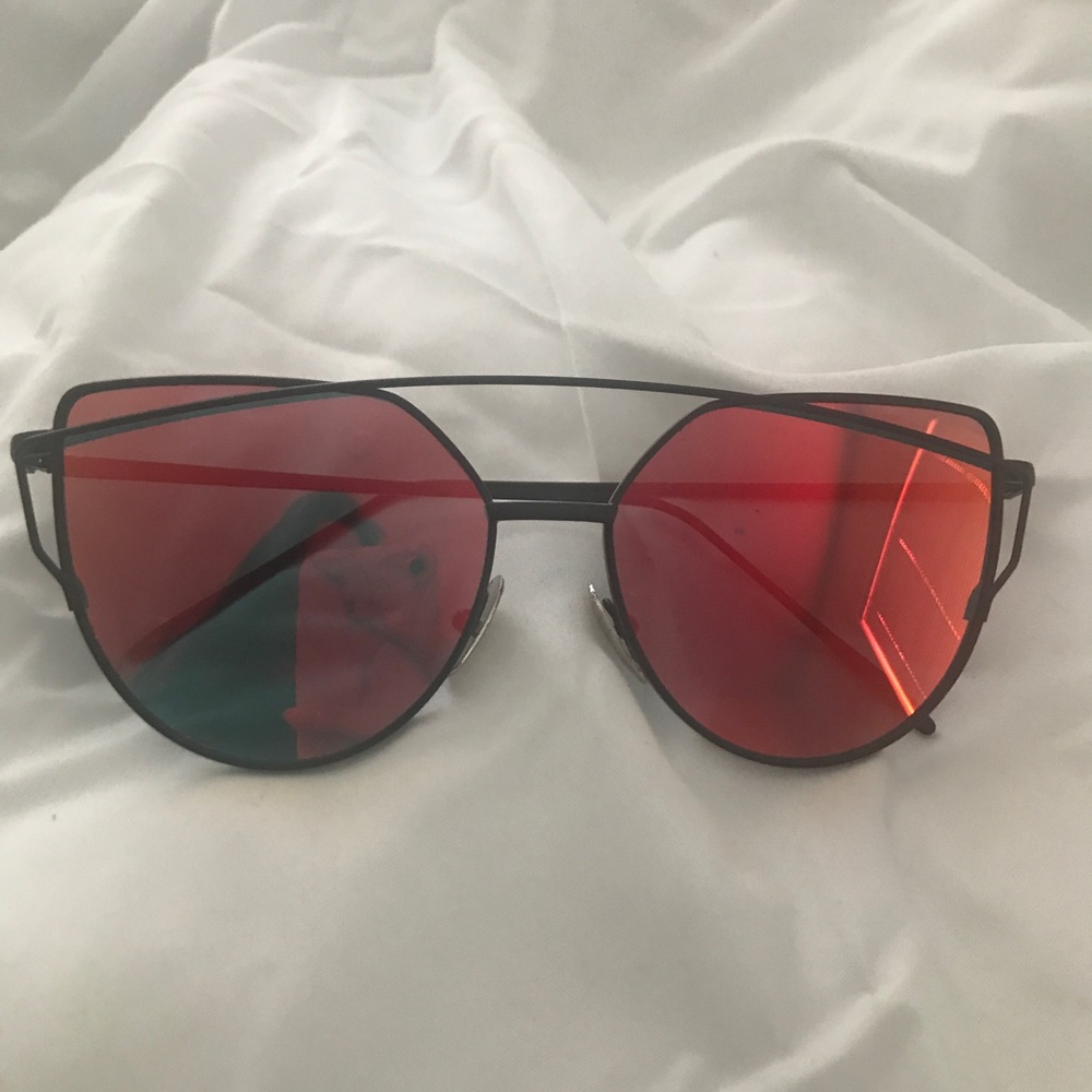 Red Tinted Sunnies