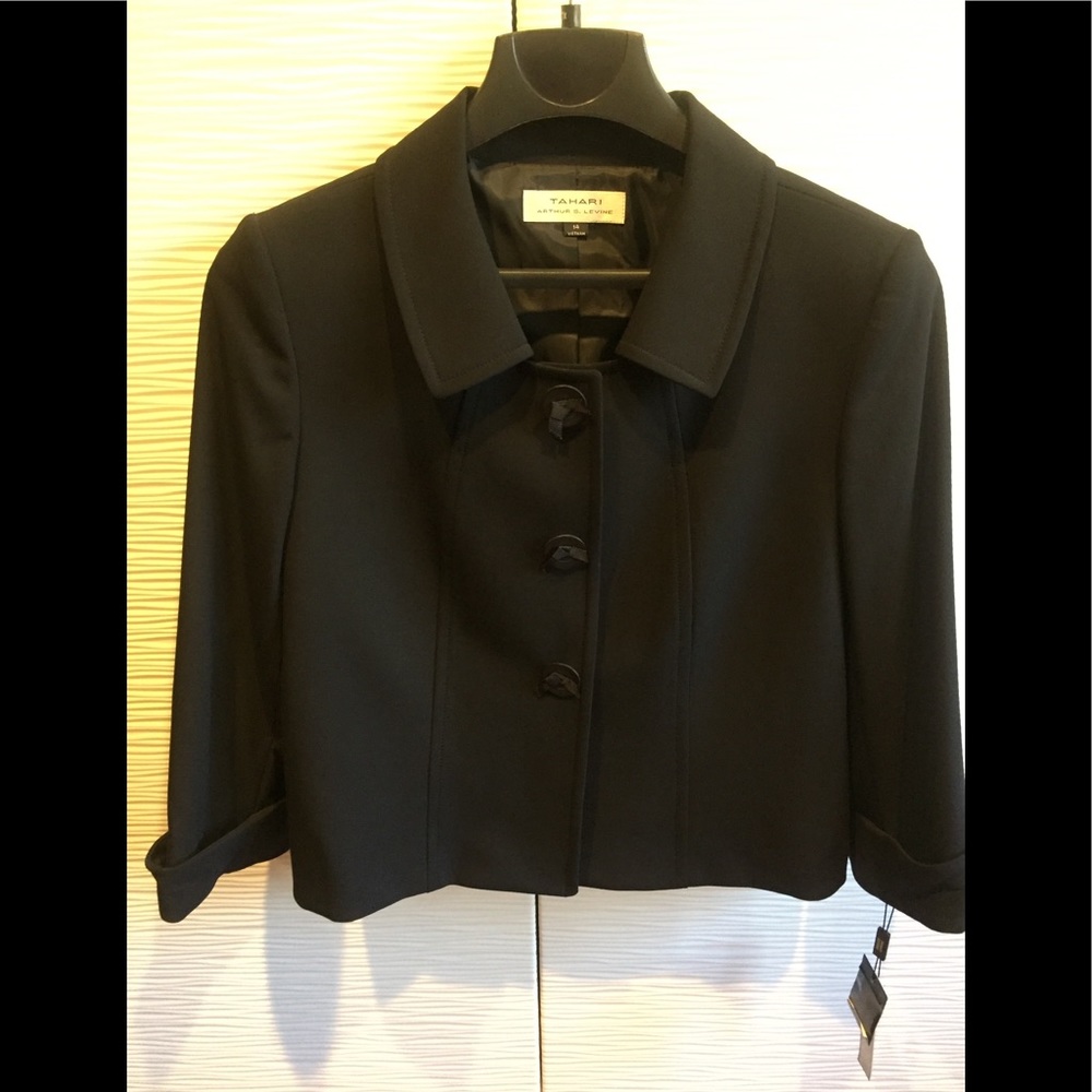 Tahari Arthur S Levine women’s blazer