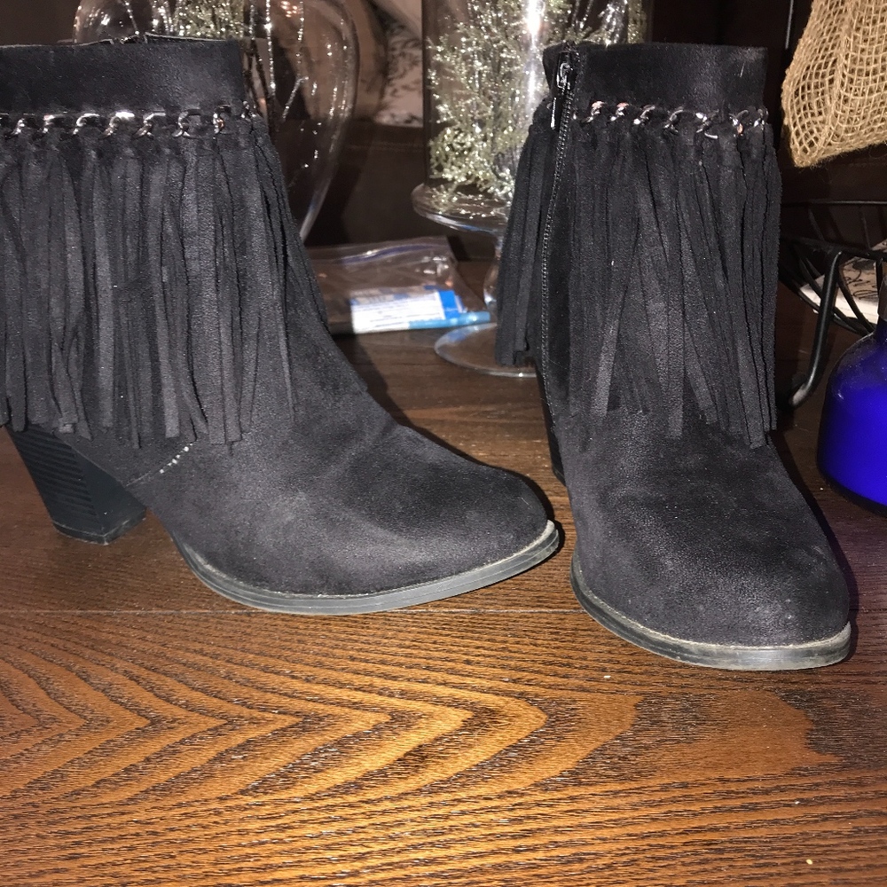 Fringe boots
