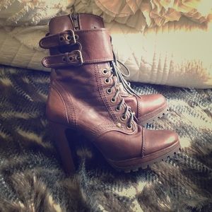Platform boots