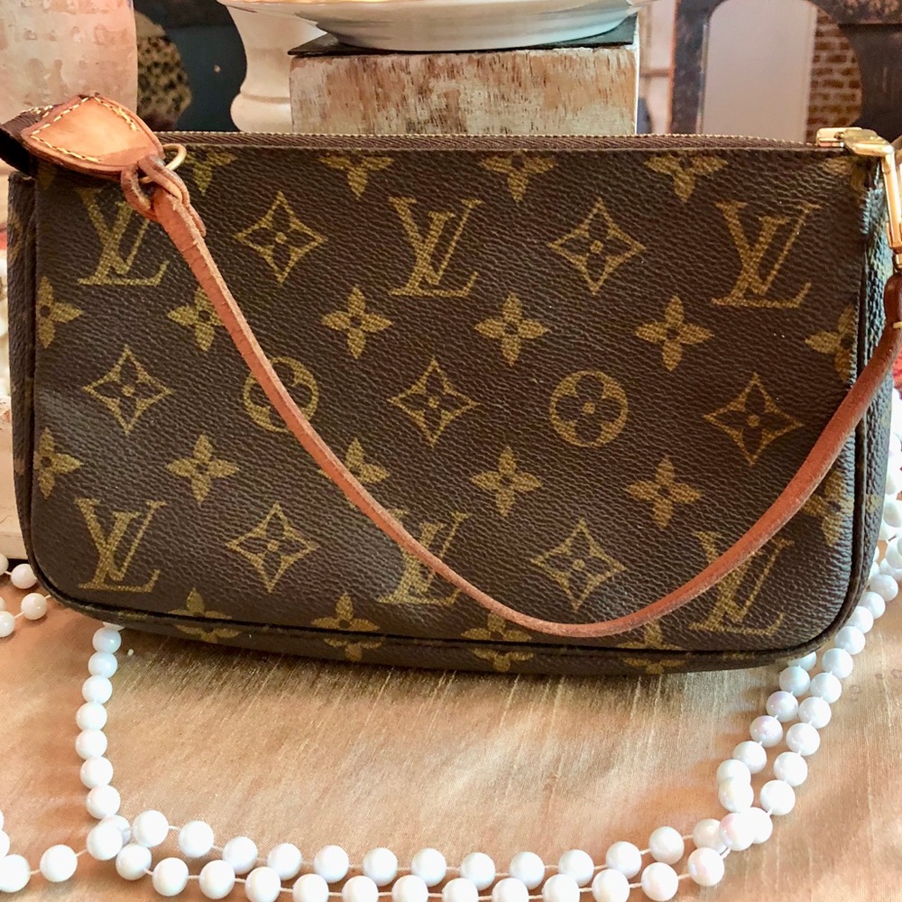 Authentic Louis Vuitton Pochette Accessories