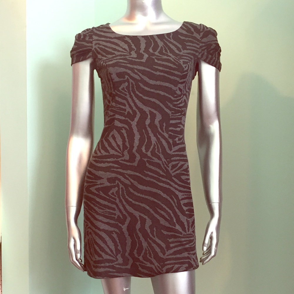 Black/gray zebra jacquard knit dress