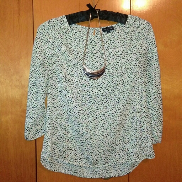 Top - Picture 1 of 2