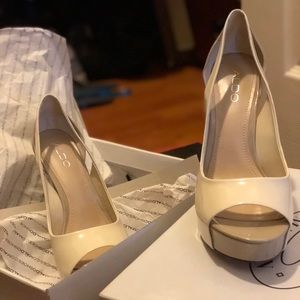 ALDO. Two-tone hotness!