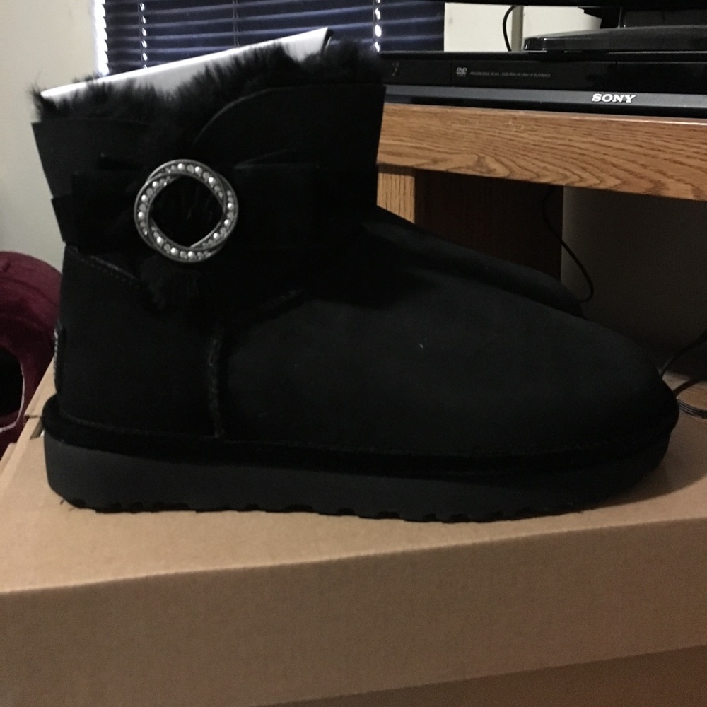 Ugg Karlie broach boots