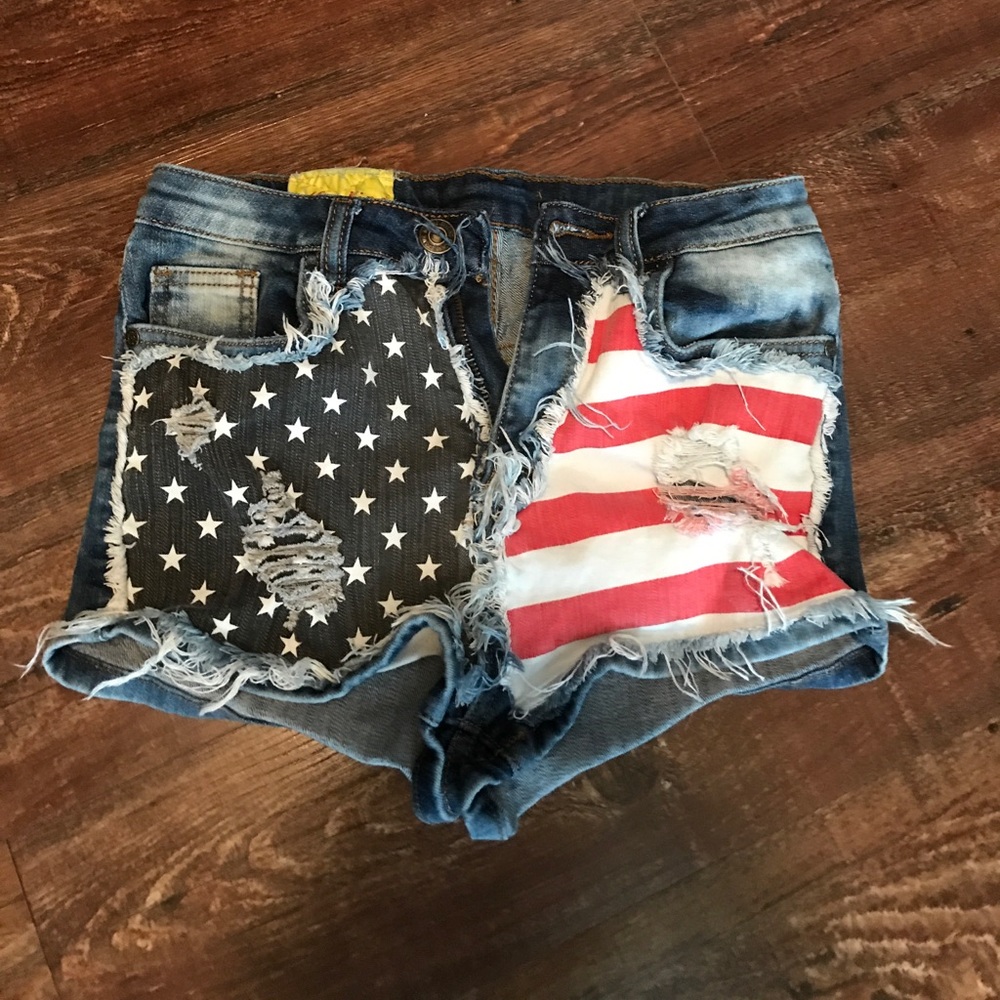 AMERICAN FLAG DENIM SHORTS