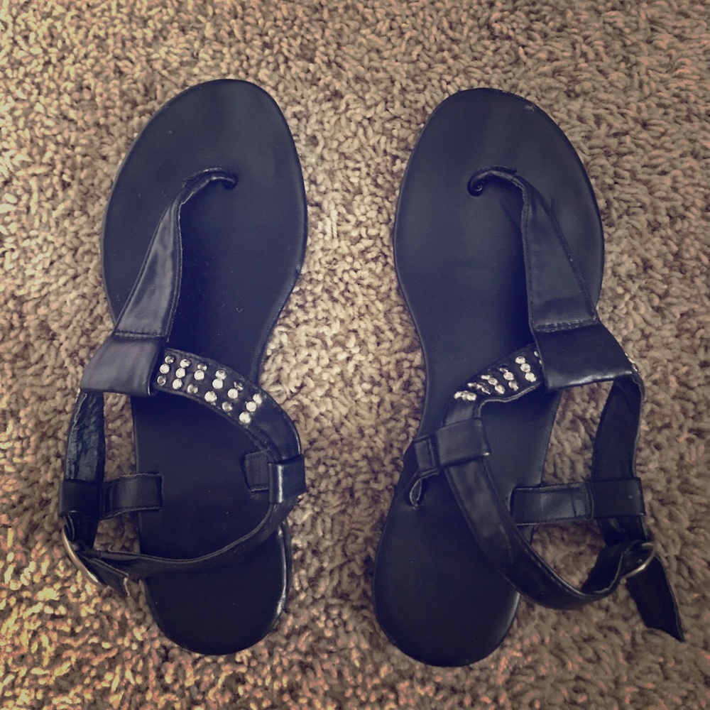 ♦️♦️Guess Sandals♦️♦️