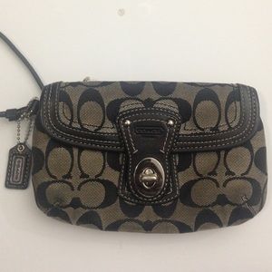 💥Coach Wristlet