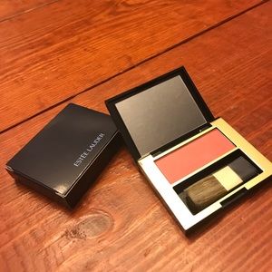 Estée Lauder Blush “Pink Kiss”