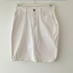 American Apparel White Mid-Thigh Skirt