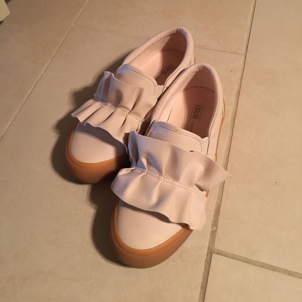 Ruffle slide sneaker