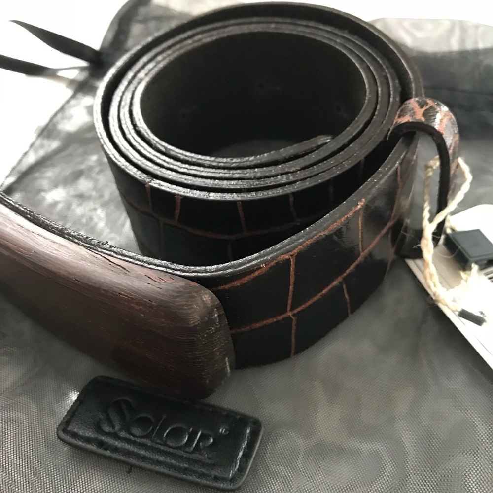 NWT Designer Leather Brown Belt Size Med.