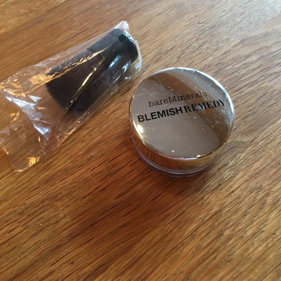 bareminerals blemish remedy foundation clearly silk 05