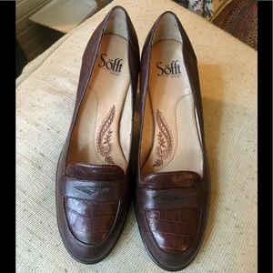 Classy Sofft loafer style heels