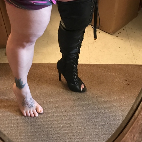 Jackie lace up thigh high boots! 🔥 - Picture 5 of 8