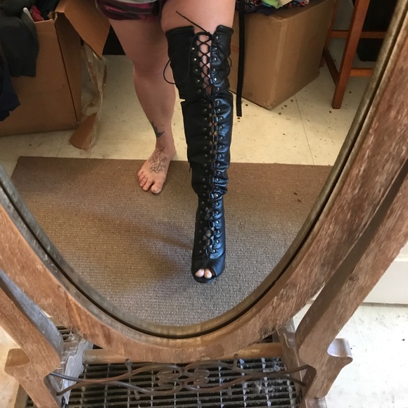 Jackie lace up thigh high boots! 🔥 - Picture 6 of 8