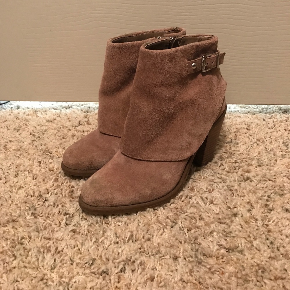 Jessica Simpson Classley ankle bootie