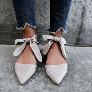 Peak Pointed Wrap Flats