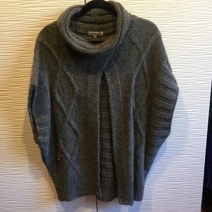 Women’s sweater vest with open front