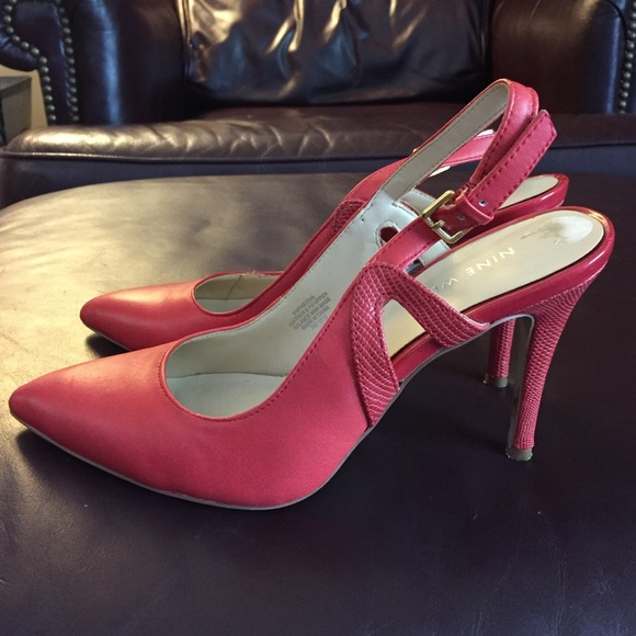 Like new salmon pumps - Picture 3 of 3