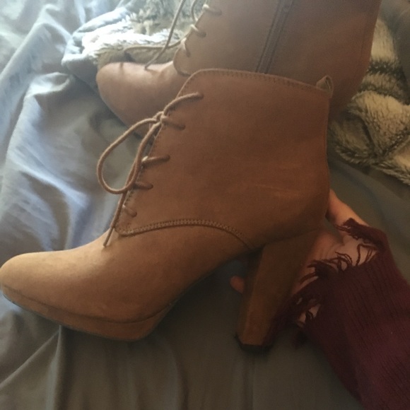 High Heels - Picture 2 of 3