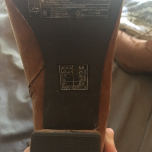 High Heels - Picture 3 of 3