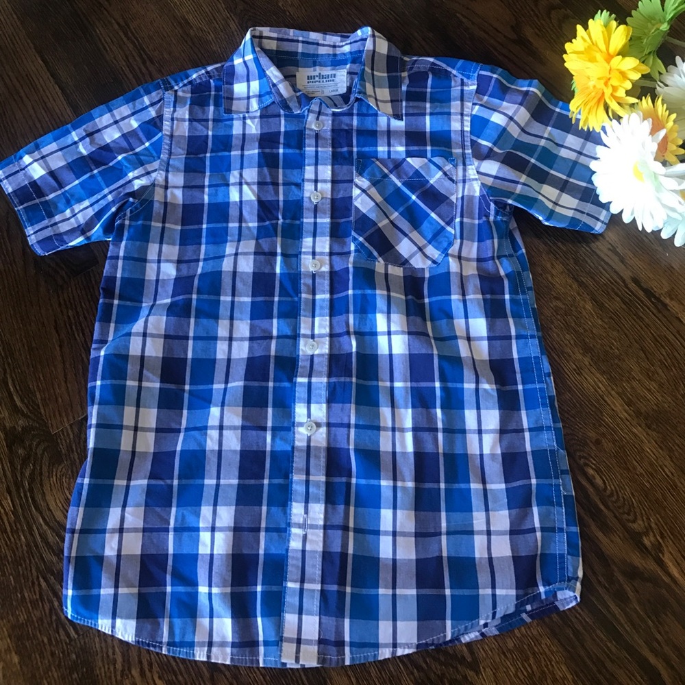 Boys Short Sleeve Buttoned Shirt, Sz L