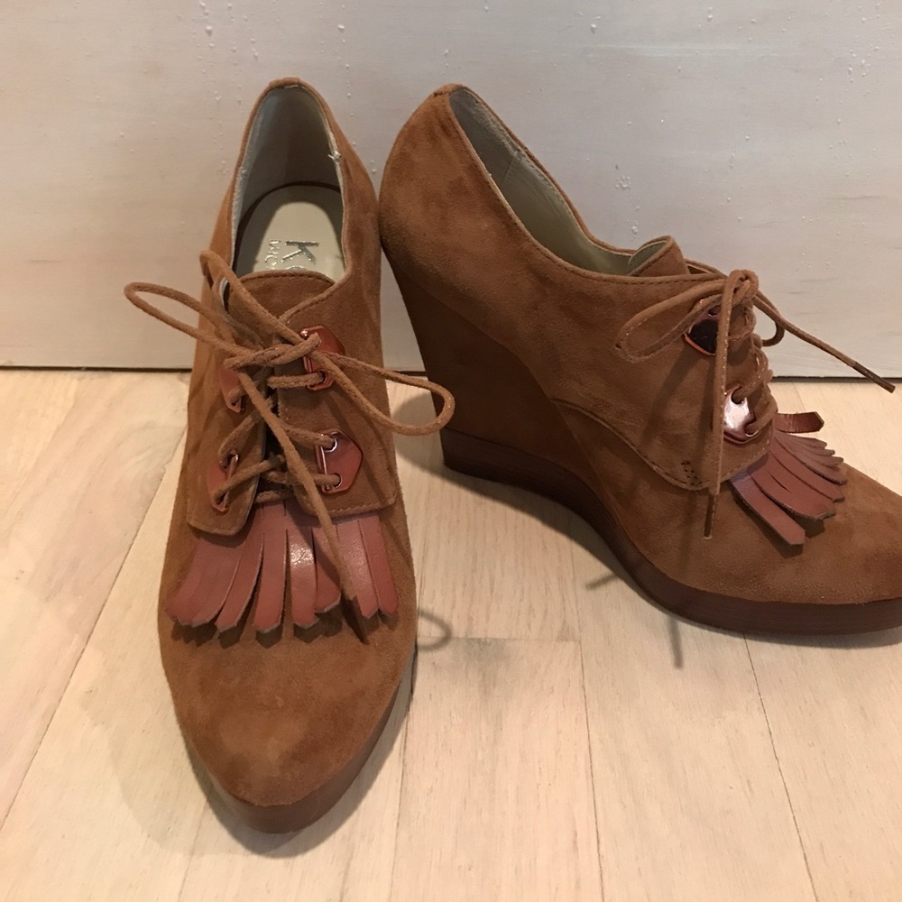 Brown suede Michael Kors wedges booties